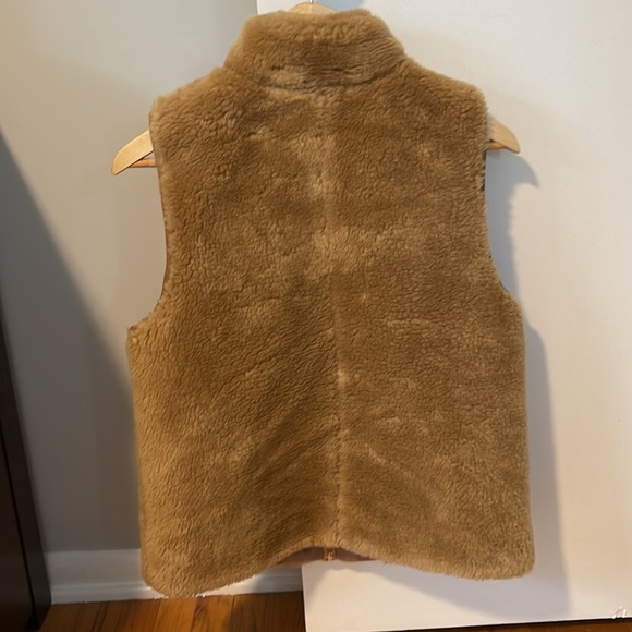 EUC j crew faux fur excursion vest size small - Picture 5 of 11